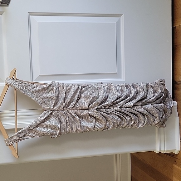 Express Gold mini dress - Picture 3 of 3